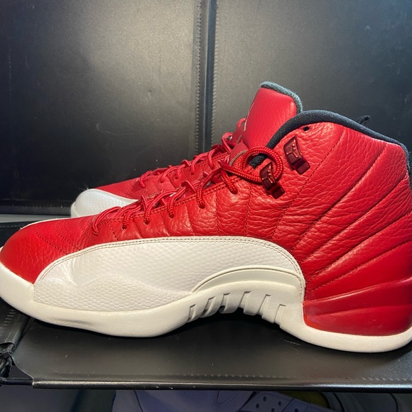 Jordan 12 cherry red size 10.5 with replacement box - Picture 7 of 11